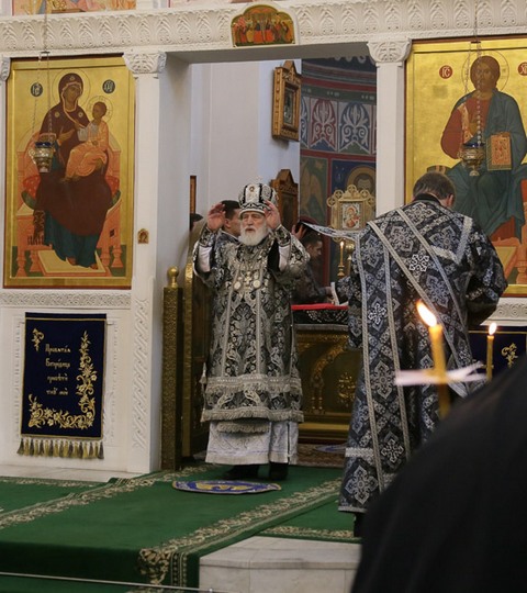 Митрополит Павел совершил Литургию Преждеосвященных Даров в Спасо-Евфросиниевском монастыре города Полоцка