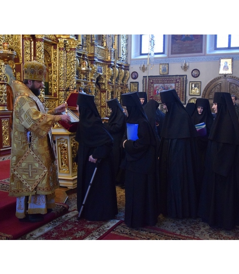 В день памяти преподобного Феодора Студита епископ Порфирий совершил Божественную литургию в Никольском женском монастыре города Могилева
