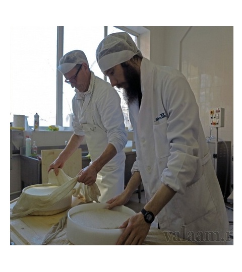 Братия Валаамского монастыря: учимся делать сыр