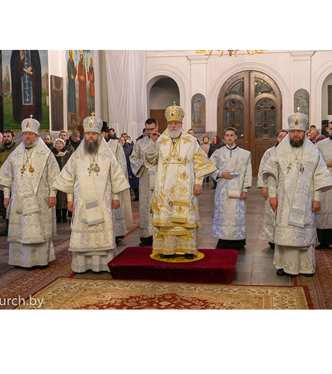 В день памяти мучеников Никомидийских Патриарший Экзарх возглавил литургию в Жировичском Успенском монастыре