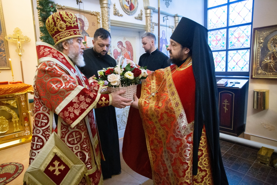 Епископ Леонид поздравил наместника Юровичского монастыря с Днем тезоименитства