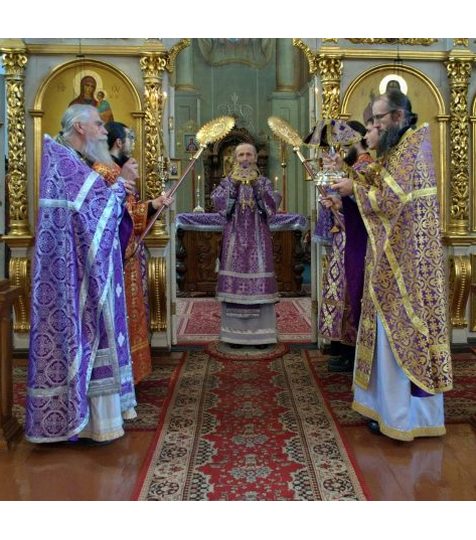 В Неделю 2-ю Великого поста епископ Борисовский и Марьиногорский Вениамин совершил Божественную литургию в Ляденском мужском монастыре Благовещения Пресвятой Богородицы