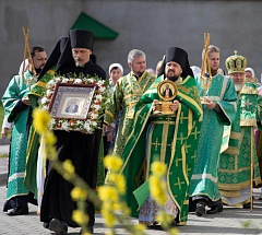 Епископ Туровский и Мозырский Леонид возглавил престольное торжество в  Юровичском мужском монастыре