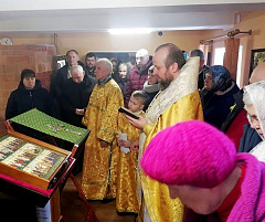 В Неделю о мытаре и фарисее епископ Лидский Порфирий совершил Божественную литургию на архиерейском подворье в Ольжево