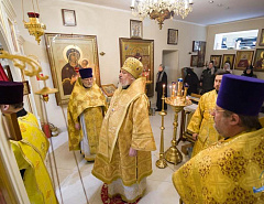 19 ноября архиепископ Гомельский и Жлобинский Стефан совершил Божественную литургию в Тихвинском женском монастыре города Гомеля