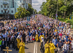 Крестный ход в Киеве в День Крещения Руси продемонстрировал, что Украинская Православная Церковь — самая многочисленная конфессия Украины