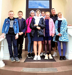 В субботу Светлой седмицы воспитанники старшей группы воскресной школы Спасского женского монастыря в Кобрине собрались на чаепитие