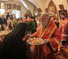 В субботу Светлой седмицы архиепископ Иоанн совершил Литургию в Рождество-Богородицком женском монастыре Брестской крепости