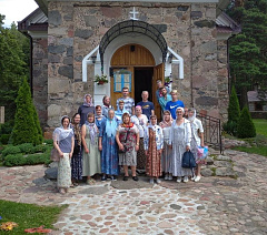 Святыни Беларуси посетила община неслышащих прихожан минского храма «Всех скорбящих Радость»
