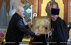 В праздник Христова Воскресения Президент Беларуси посетил Успенский женский монастырь в Орше  [+ВИДЕО]
