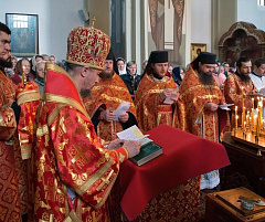 В день Радоницы Патриарший Экзарх всея Беларуси совершил Литургию и панихиду в Ляденском мужском монастыре