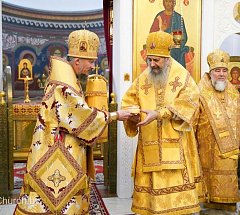 В день 80-летия архиепископа Феодосия (Бильченко) Патриарший Экзарх всея Беларуси возглавил совершение Божественной литургии в Полоцком монастыре 