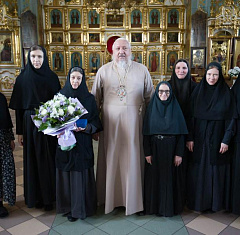 28 мая архиепископ Гомельский Стефан поздравил настоятельницу Иоанно-Кормянского монастыря игумению Архелаю (Новикову) с 45-летием со дня рождения