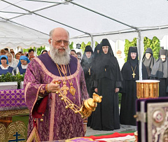 В Кобринской женской обители Всемилостивого Спаса молитвенно отметили престольный праздник