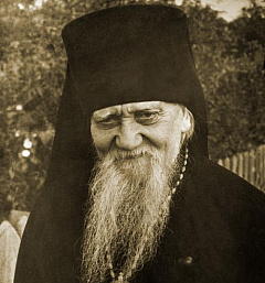 28 октября Церковь чтит память святителя Афанасия (Сахарова), епископа Ковровского 