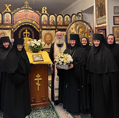 В Мироносицком женском монастыре Бобруйска поздравили настоятельницу обители с годовщиной со дня возведения в сан игумении