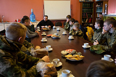 Воспитанники военно-патриотического клуба «Витязь» посетили Юровичский монастырь