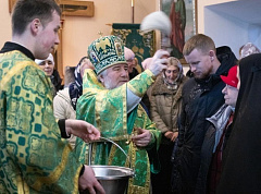 В день памяти преподобного Серафима Саровского епископ Туровский Леонид возглавил престольный праздник домового храма Юровичского монастыря