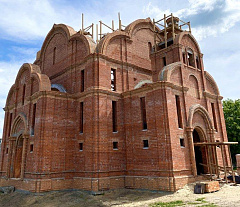 В Спасском женском монастыре Кобрина продолжается строительство монастырского храма