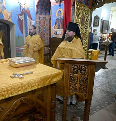В день памяти преподобного Силуана Афонского наместник Кутеинского монастыря совершил Божественную литургию в Свято-Троицком храме обители