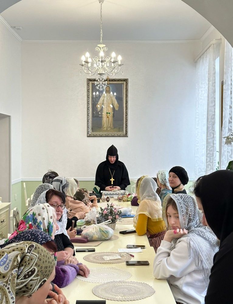 В Мироносицком монастыре Бобруйска состоялась встреча-знакомство участников будущих мастер-классов по церковному рукоделию