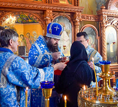 15 февраля в Успенском женском монастыре деревни Казимирово встретили праздник Сретения Господня