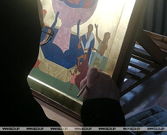 Репортаж из мастерской Тихвинского женского монастыря в Гомеле, где создают свет икон