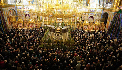 Тысячи верующих почтили память преподобного Амфилохия в Почаевской Лавре