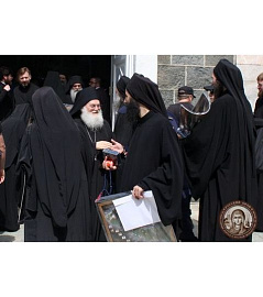 Игумены и монашествующие афонских монастырей приняли участие в торжествах в честь юбилея Русского Афона
