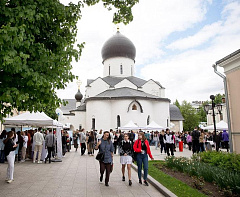 В Марфо-Мариинской обители милосердия в Москве прошел благотворительный фестиваль «Белые крылья»