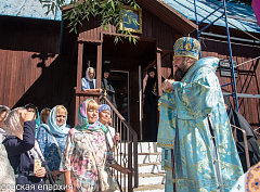 Епископ Борисовский Амвросий возглавил престольный праздник Тихвинского храма в Домашанском женском монастыре