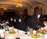 16-Посещение епископом Порфирием Свято-Елисаветинского женского монастыря. Июль, 2015 г.
