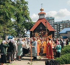 В канун дня памяти преподобномученика Серафима Жировичского в Новогрудской епархии начался епархиальный крестный ход из Слонимского в Жировичский монастырь