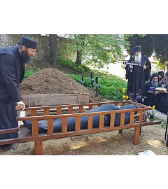 На Афоне состоялось погребение святогорского старца Василия Хиландарского
