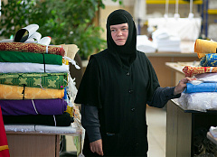 Руководитель швейной мастерской Минского Елисаветинского монастыря монахиня Тамара (Романенко) рассказала о своем послушании
