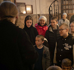 Божественной литургией для юных прихожан и их родителей открылся новой учебный год в воскресной школе Никольского монастыря Гомеля