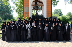 30 июня игумения Рождество-Богородицкого монастыря в Бресте Александра (Жарин) отметила 60-летие со дня рождения