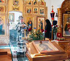 25 марта епископ Игнатий совершил Литургию Преждеосвященных Даров в Пантелеимоновском женском монастыре Браслава