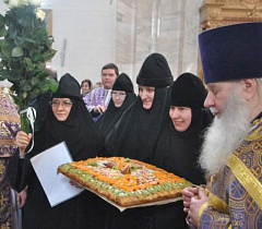 12 апреля сестры Никольского монастыря Могилева поздравили архиепископа Софрония с днем тезоименитства